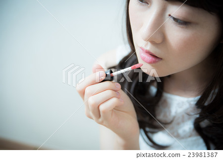 Beauty makeup woman Beauty makeup woman 23981387