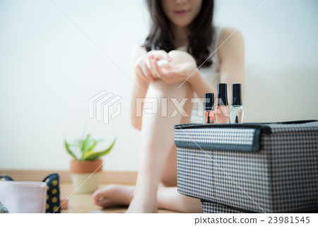 Beauty makeup woman Beauty makeup woman 23981545