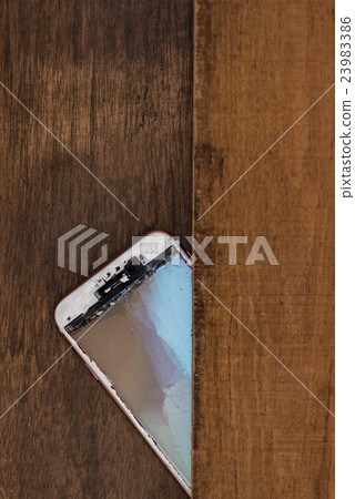 Crash mobile phone 23983386