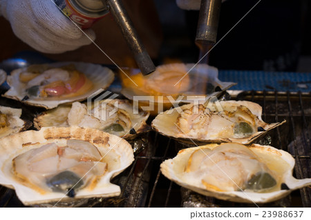 Grill and burn oysters on fire, Hokkaido market 23988637