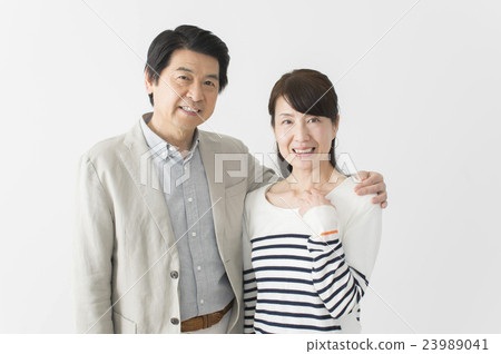友好的成熟夫婦 23989041