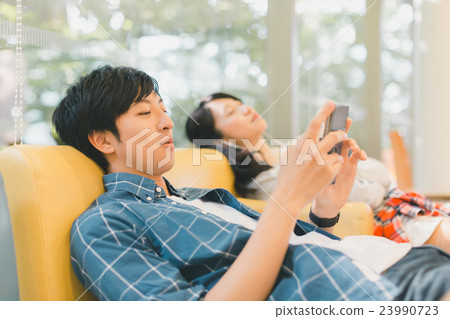 college student, undergraduate, university student 23990723
