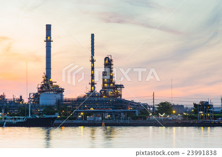 Blurred bokeh oil refinery riverfront  23991838