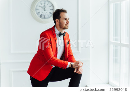 Man with happy facial expression 23992048