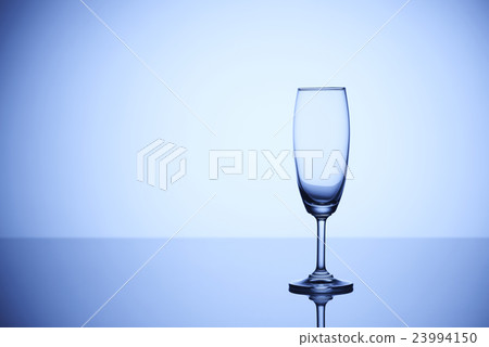 Sky champagne glass 23994150