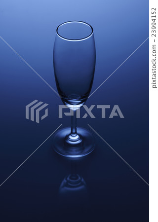 Sky champagne glass 23994152