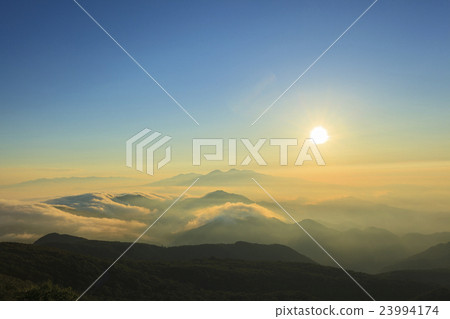 Mt. Takayama, sea of clouds and glorious light from Kiritakogen, Nikko city, Tochigi prefecture 23994174