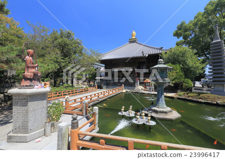 The Shikoku Buddhist First Budget "Rei Mountain Temple" Emancipation pond and Daishodo The Shikoku Buddhist First Budget "Rei Mountain Temple" Emancipation pond and Daishodo 23996417