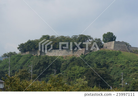 Okayama prefecture Tsuyama city "Tsuruyama Park" (Tsuyama castle tow) View the whole view from the northeast side 23997111
