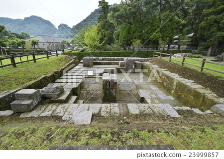 World Heritage Old Collection Building Reflector Trace World Heritage Old Collection Building Reflector Trace 23999857