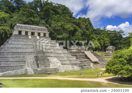 睡覺在密林的帕倫克廢墟 睡覺在密林的帕倫克廢墟 24003199