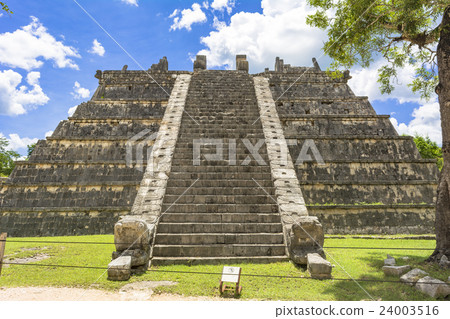 Maya ruins of Yucatan Peninsula - Chitzen Itza 24003516
