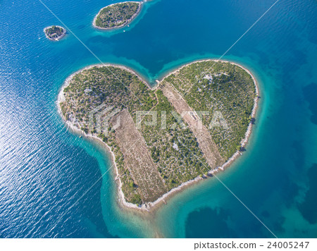 Aerial view of the heart shaped Galesnjak island 24005247