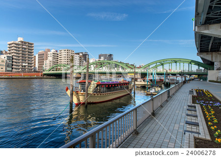 Umabashi Bridge and Yakatabune on the Sumida River 24006278