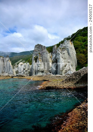 From the rocks of Shimokita Peninsula, Hidagaura, and Gorakuhama beach, see Five Hundred Han and Tenryu Rocks, Hoglai Mountain (7) From the rocks of Shimokita Peninsula, Hidagaura, and Gorakuhama beach, see Five Hundred Han and Tenryu Rocks, Hoglai Mountain (7) 24008527