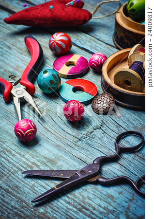 Creativity with beads Creativity with beads 24009817