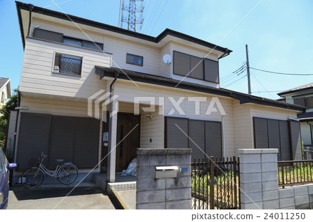 Unoccupied house 24011250