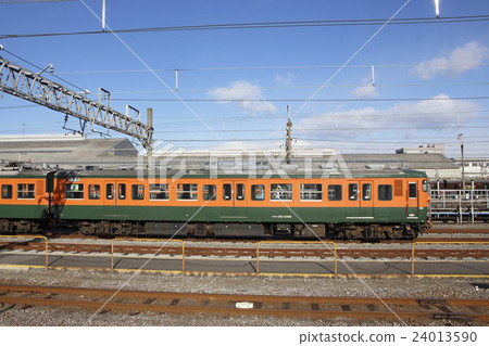 115 series Shonan color indwelling in the Shinmaebashi Train Area 115 series Shonan color indwelling in the Shinmaebashi Train Area 24013590