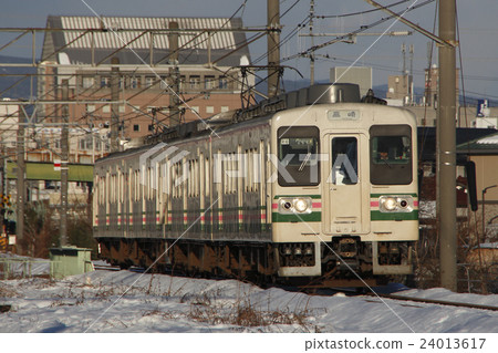 Snowy Joetsu Line 107 24013617