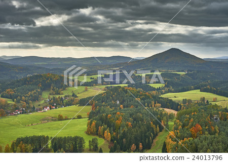 View of the autumn landscape 24013796