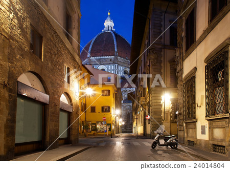 Florence and cathedral 24014804