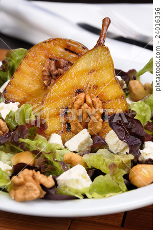 Salad with caramelized pear Salad with caramelized pear 24016356