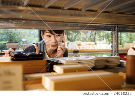 Shopping shopping women's miscellaneous goods select shop photography cooperation: TENOHA DAIKANYAMA Shopping shopping women's miscellaneous goods select shop photography cooperation: TENOHA DAIKANYAMA 24018223