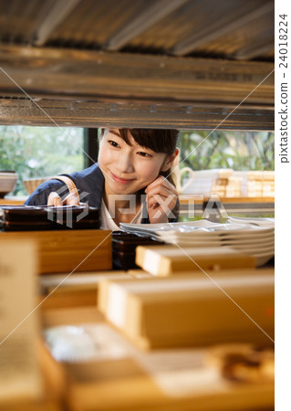 Shopping shopping women's miscellaneous goods select shop photography cooperation: TENOHA DAIKANYAMA Shopping shopping women's miscellaneous goods select shop photography cooperation: TENOHA DAIKANYAMA 24018224