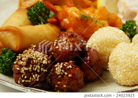 Chinese cuisine  24023925