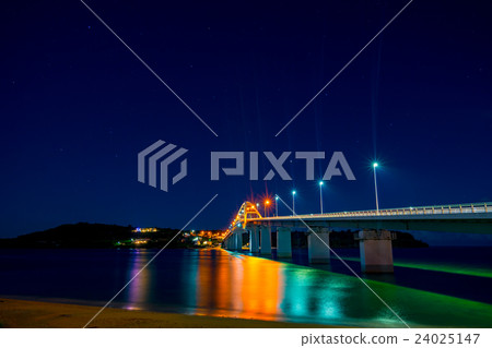 [Okinawa Prefecture] Night view of Sesoko Bridge 24025147