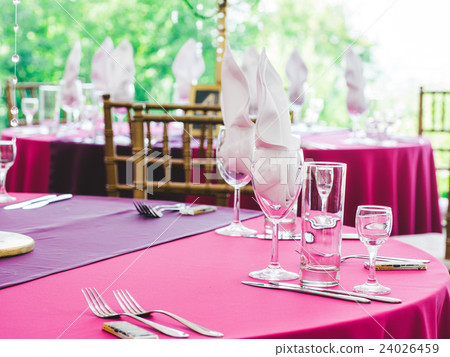 Dinner wedding table setting 24026459
