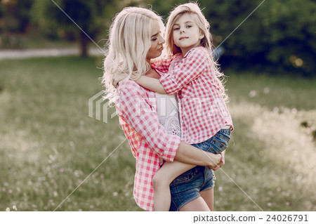 young family mother and daughter young family mother and daughter 24026791