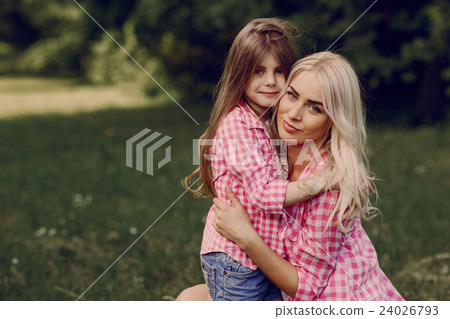 young family mother and daughter young family mother and daughter 24026793