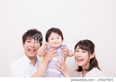 Family image 24027065