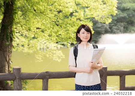旅行婦女 24032218