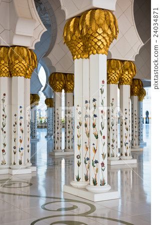Sheikh Zayed White Mosque in Abu Dhabi, UAE 24034871