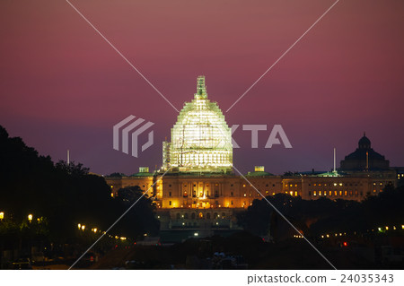State Capitol building in Washington, DC 24035343