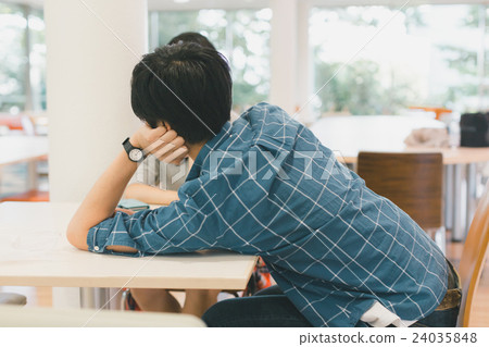 college student, undergraduate, university student 24035848
