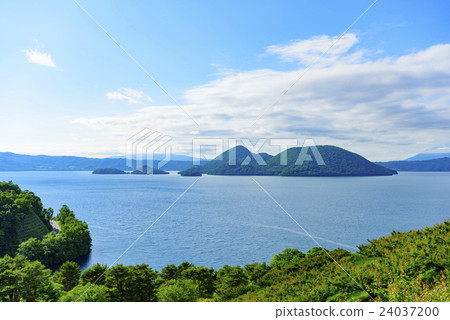 Toyako (view from Sobetsu Park) 24037200