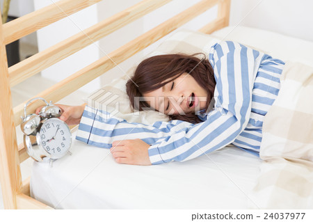 一個熬夜的女人 24037977