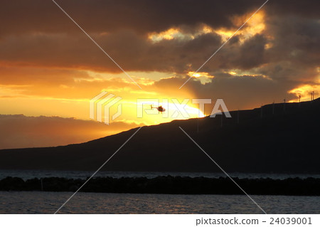 Sunset and windmill 24039001