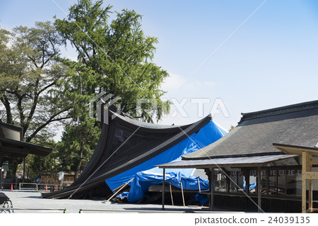 Aso shrine after the earthquake 24039135