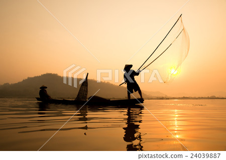Silhouette of  fishermans 24039887