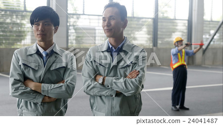 Logistics warehouse 24041487