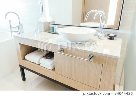 Sink 24044426