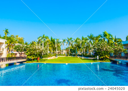 Swimming pool 24045020