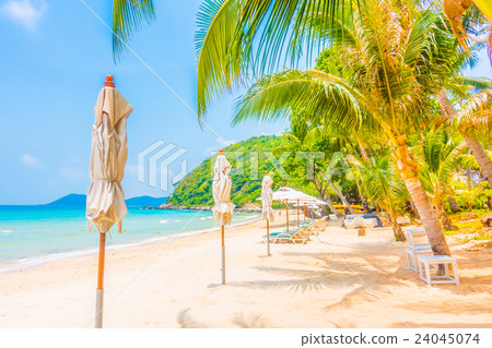 Sea and Beach Sea and Beach 24045074