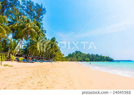 Beautiful tropical beach and sea Beautiful tropical beach and sea 24045568