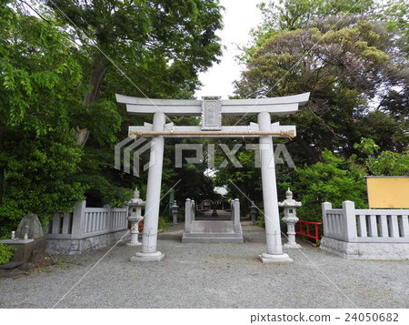 面對八幡神社的石頭 24050682