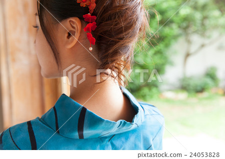 The back of a woman in a yukata robe 24053828